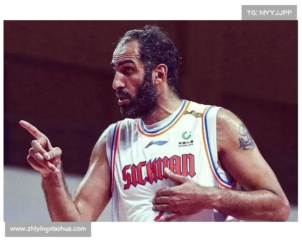 哈达迪坚持不退役展现篮球信念与精神力量继续书写传奇生涯